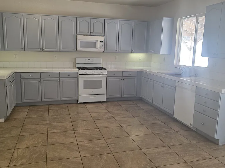 200 Sweetleaf Ln — Photo 2