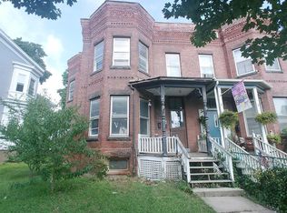 165 Beech St, Holyoke, MA 01040