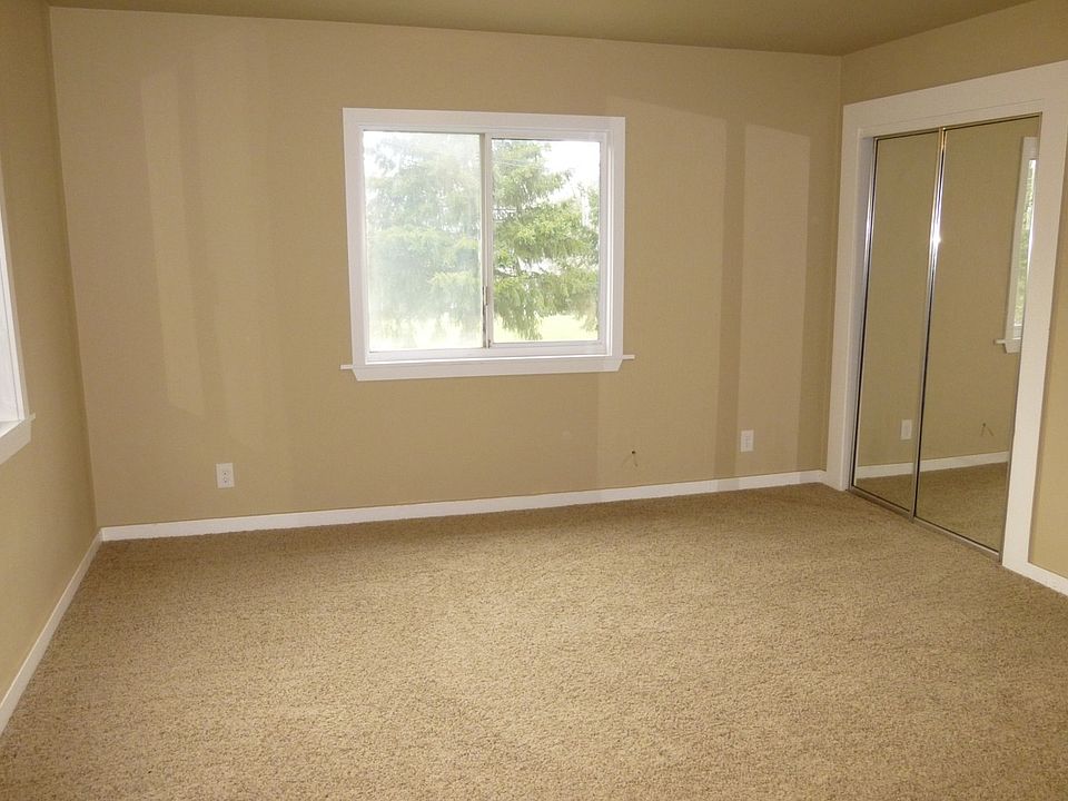 2nd image of 1243 SE Hamilton St
