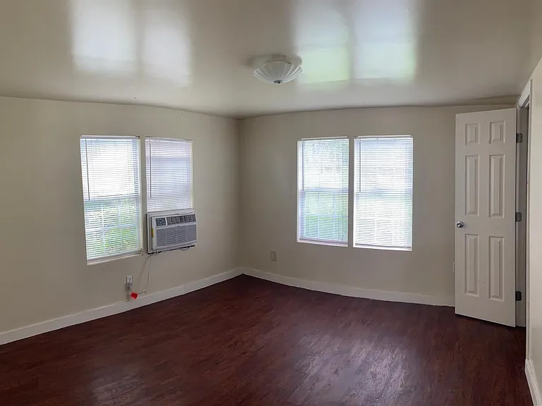 3316 N Robinson Ave — Photo 6