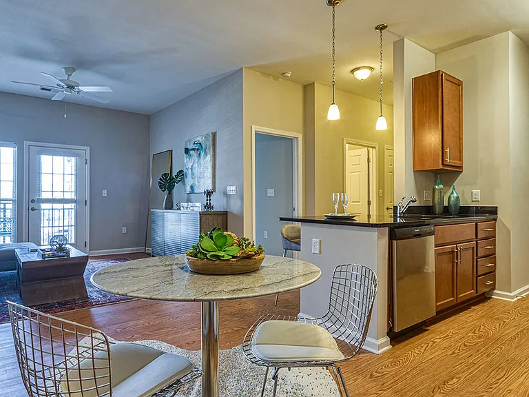 Airy 9-Foot Ceilings