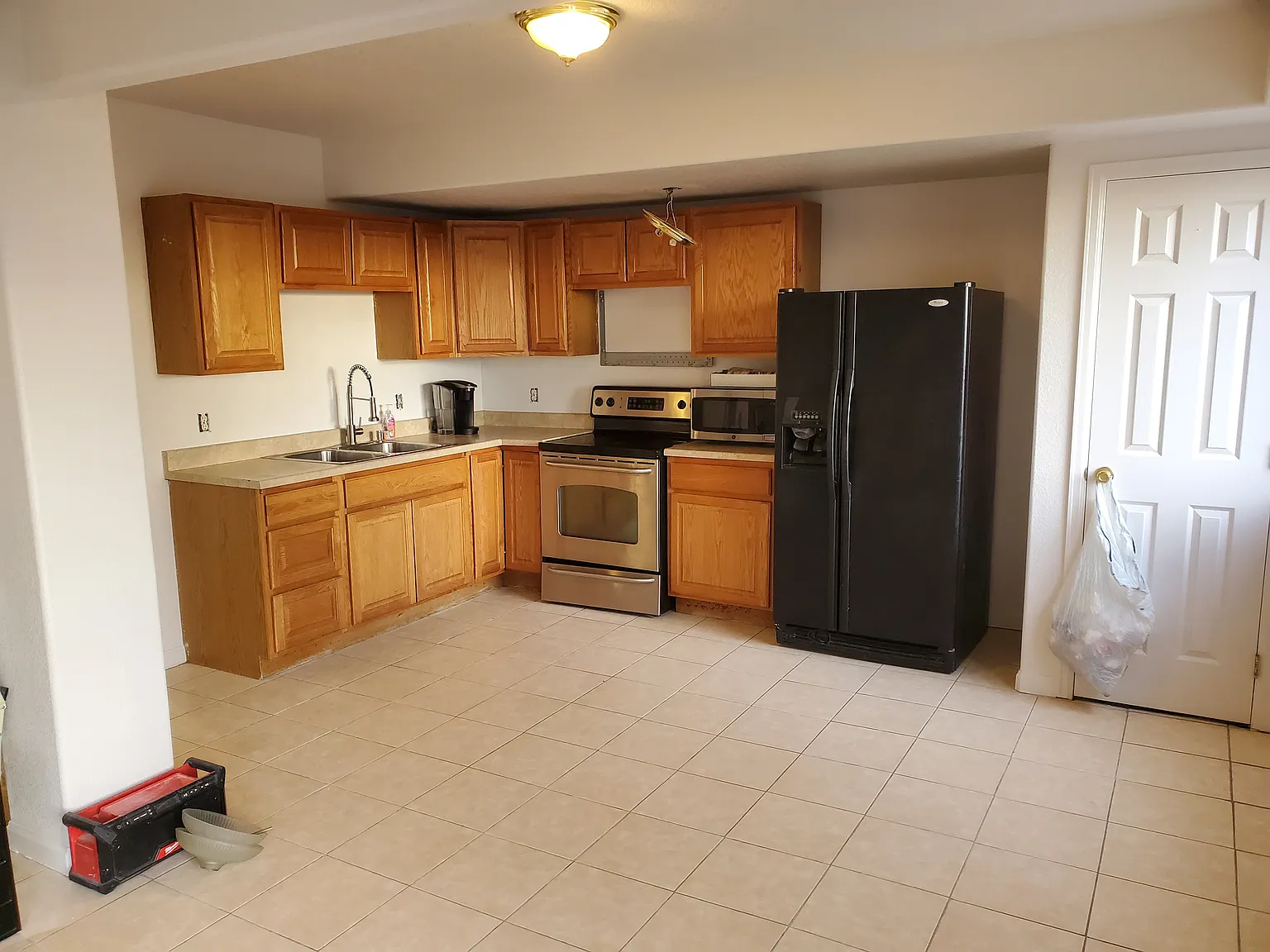 1 bed, 1300 sqft, $1,399 — Photo 4