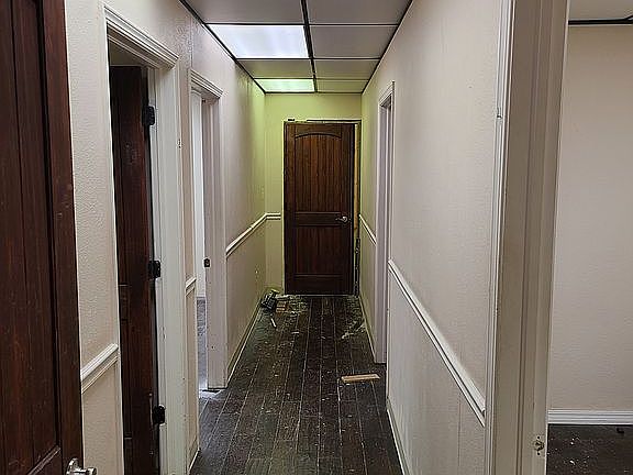 2nd image of 228 N Broadway Ave