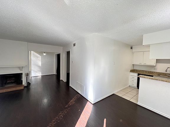 5th image of 4044 Buena Vista St APT 103