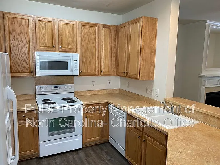8622 Twined Creek Ln — Photo 9