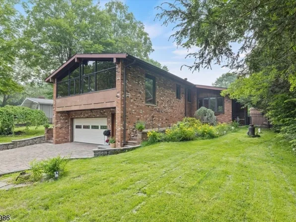 33 Krattiger Ct, West Milford Twp., NJ 07480