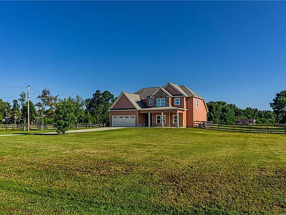3rd image of 3 Winter Hawk Ln