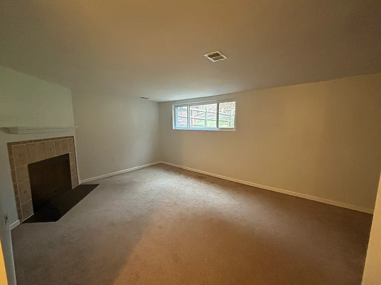 1568 S Coventry Ln — Photo 23
