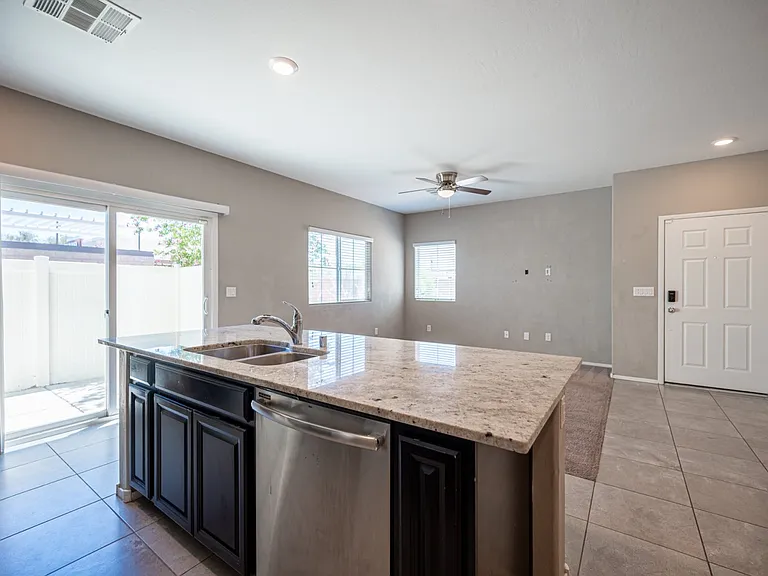 2715 Amazing Meadows Ave — Photo 13