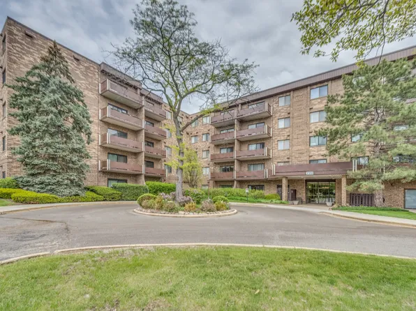 720 Wellington Ave Unit 307, Elk Grove Village, IL 60007