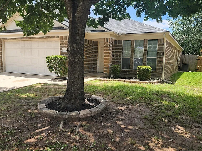 12214 Carriage Oak Cir — Photo 3