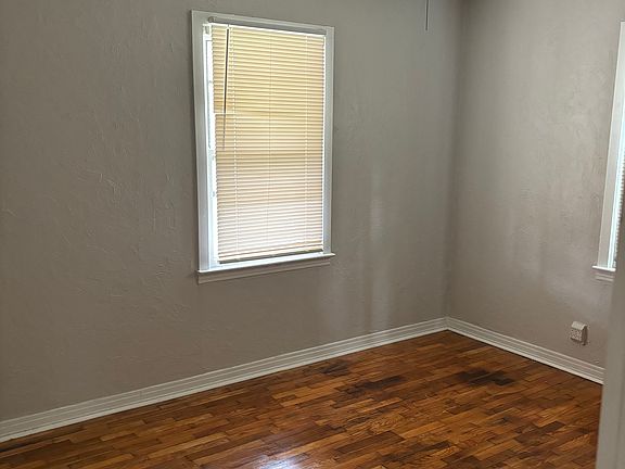 2nd image of 4605 N Rockwell Ave
