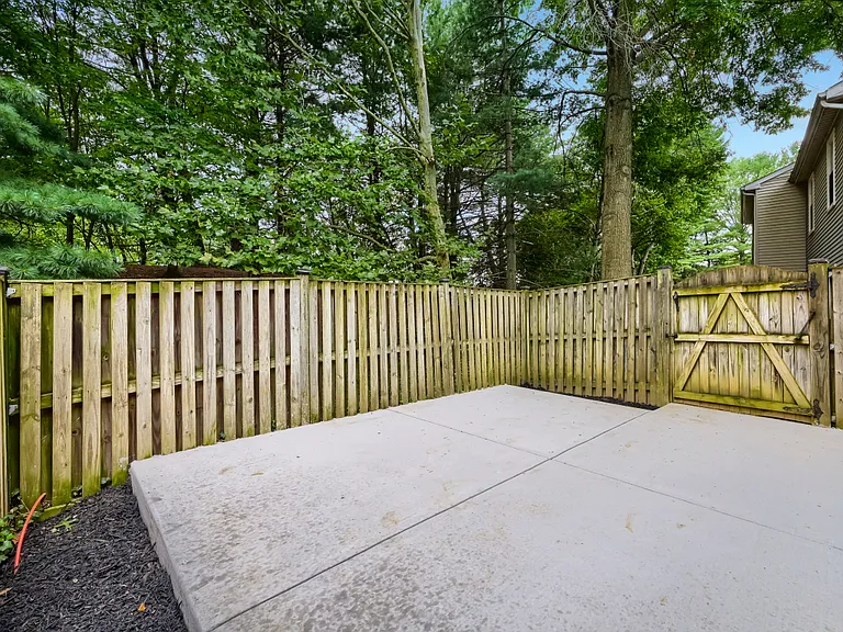 8573 Black Star Cir — Photo 26