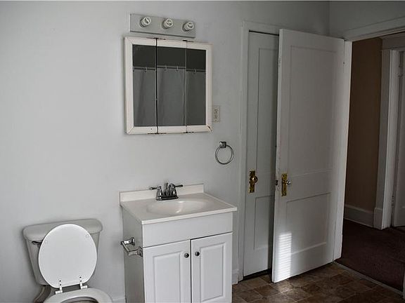 5th image of 271 Harvard Blvd