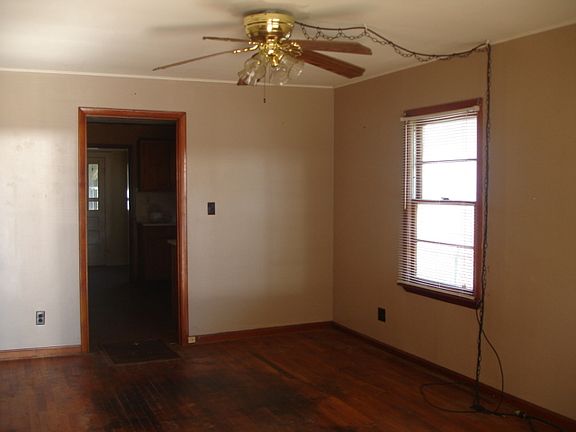 2nd image of 507 Pelham St