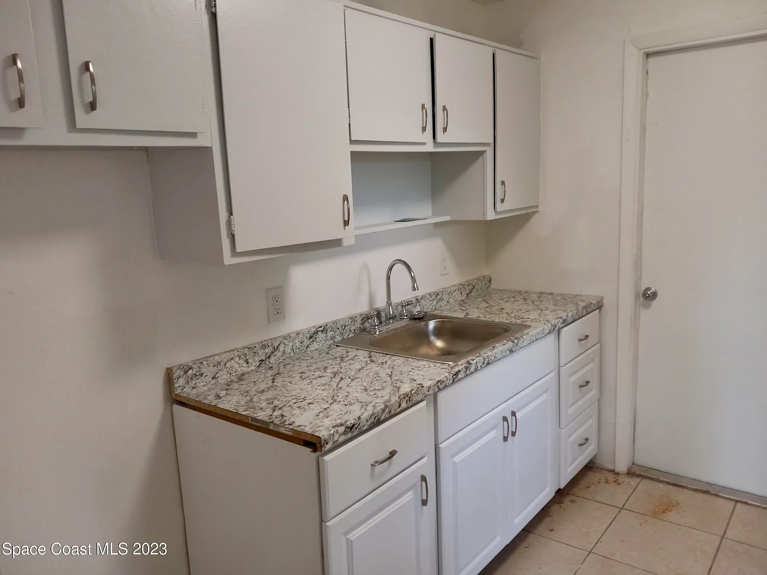 2 bed, 1.0 bath, 750 sqft, $1,600 — Photo 4