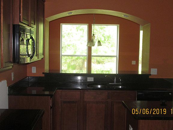 4th image of 219 HUNTSTON Way