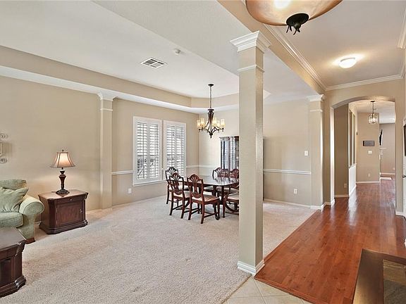 5th image of 2612 Oakland Way