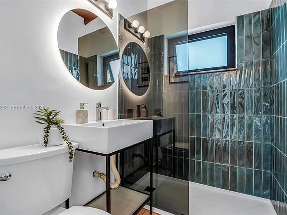 4th image of 6561 SW 34th St