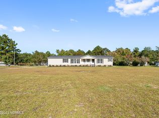 190 Buckeye Ln, Burgaw, NC 28425