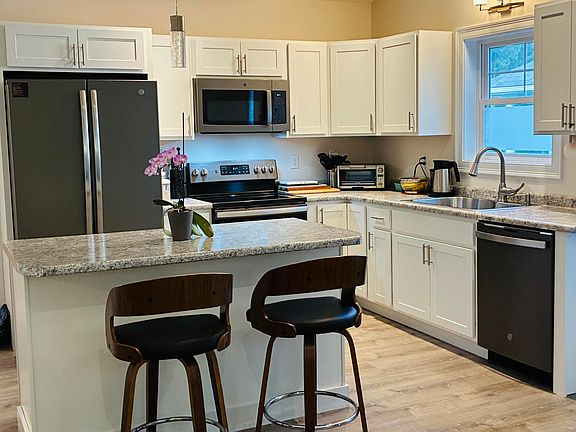 3rd image of 10 Conifer Drive #0