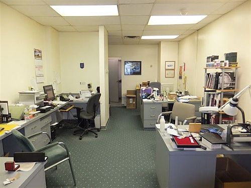 Broadway 7325 (office)