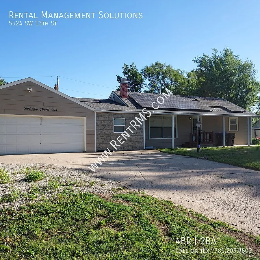 **Minutes From Wanamaker**5524 Sw 13th St - 4 Bed/1.5 Bath — Photo 2