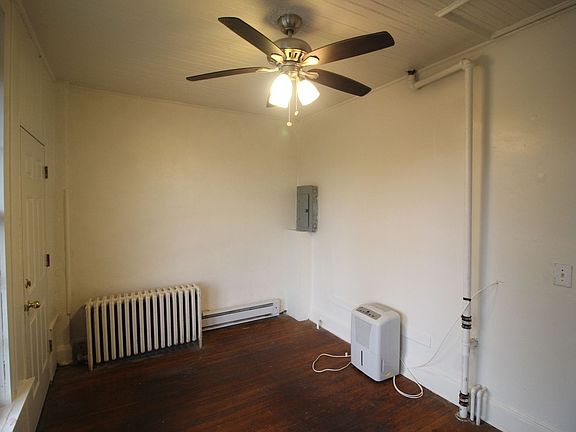 4th image of 2814 Saint Paul St #3R