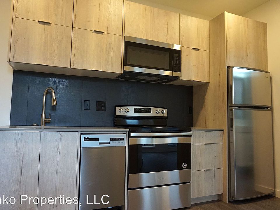 2nd image of 1516 N Emerson St #301