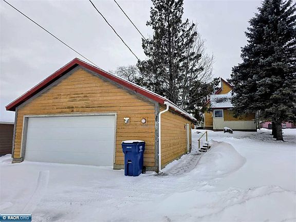 3rd image of 3818 4th Ave E