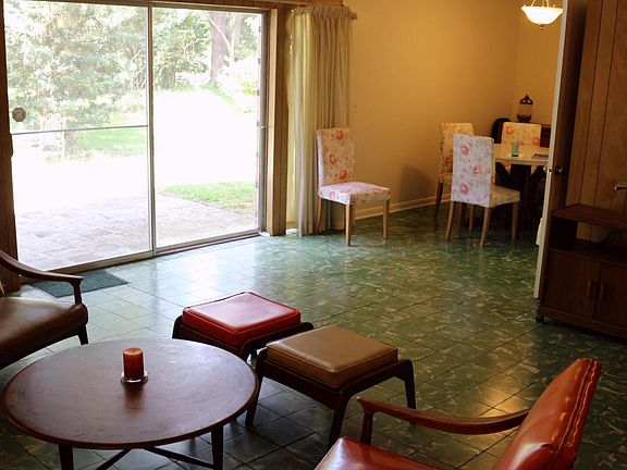 3rd image of 599 Katherine St