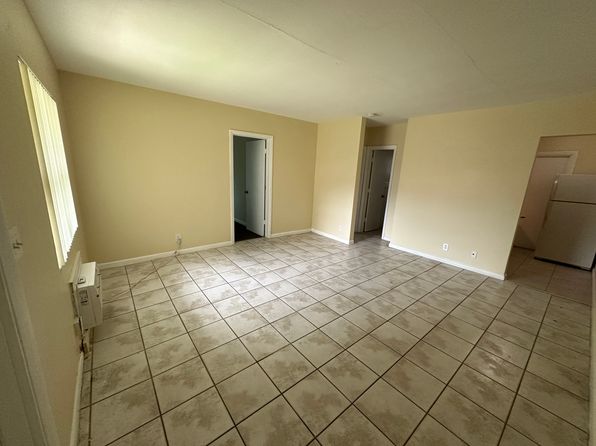 148 NW 40th Ct APT 3