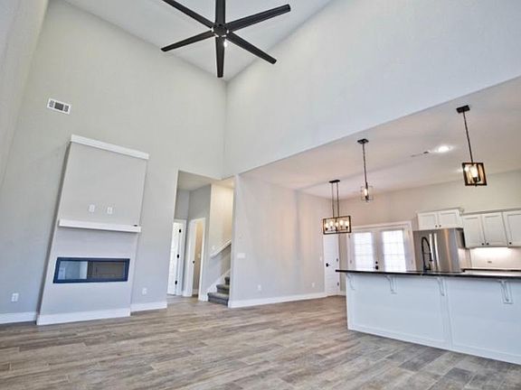 2nd image of 2720 SW Parnell Dr #1