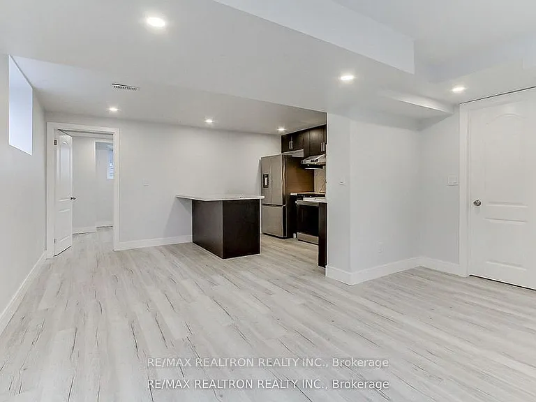 31 Goodman Cres #BSMNT B — Photo 8