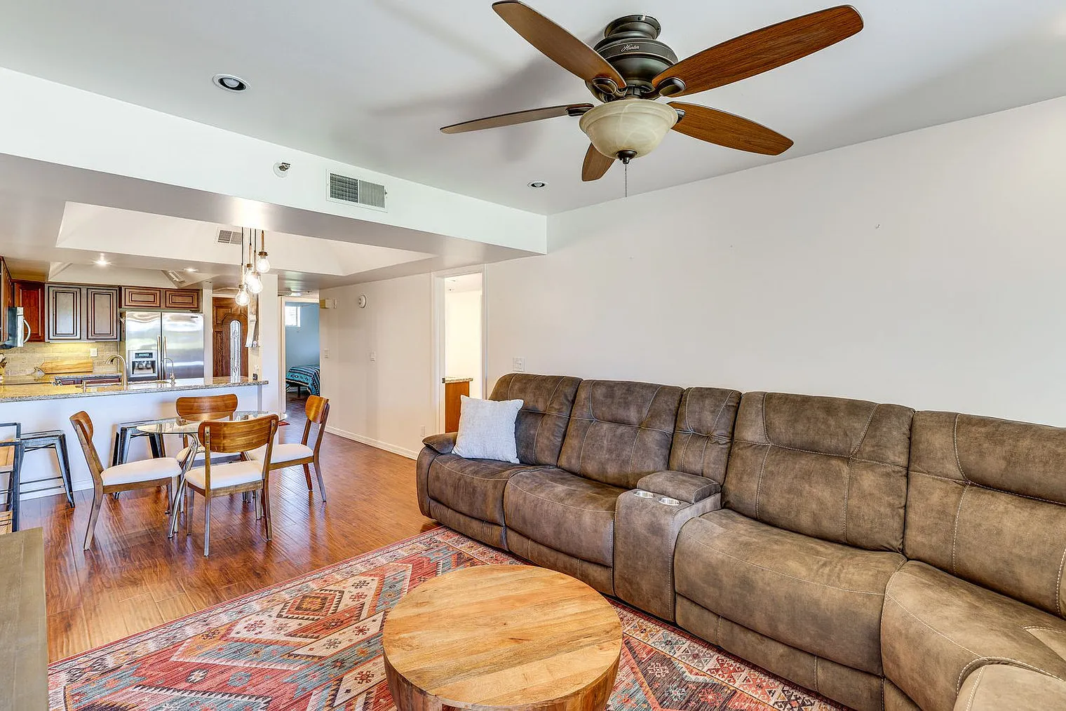 2 bed, 2.0 bath, 1022 sqft, $3,048 — Photo 1