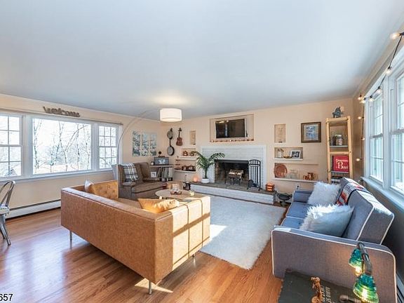 5th image of 43 Wildwood Shores Dr