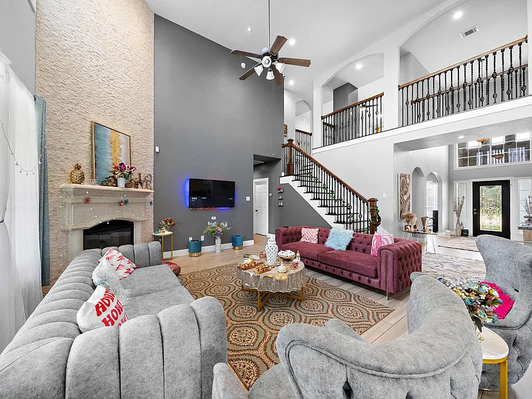 815 Arlington Ln — Photo 6