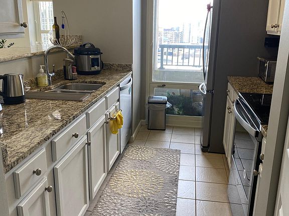 5th image of 345 N La Salle Dr APT 3906