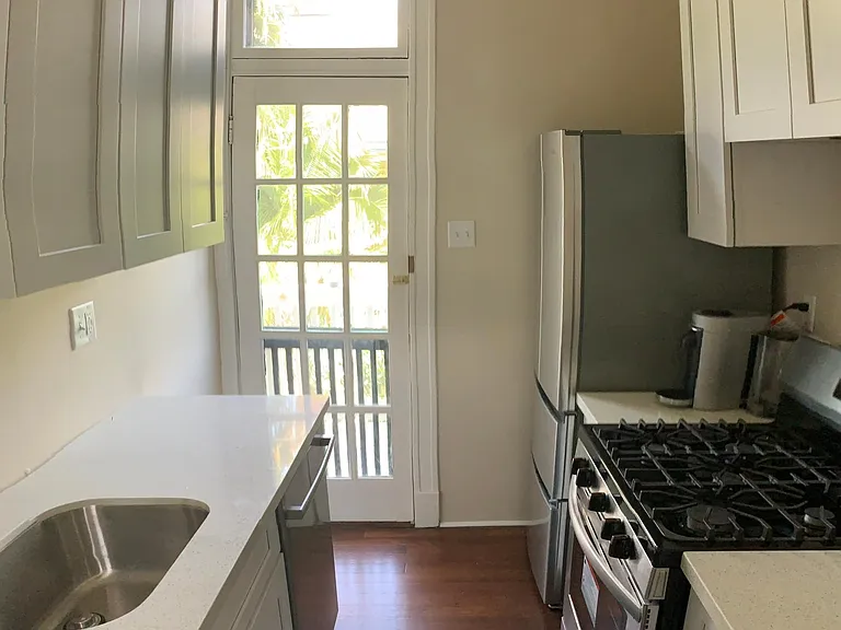 390 Audubon St — Photo 4
