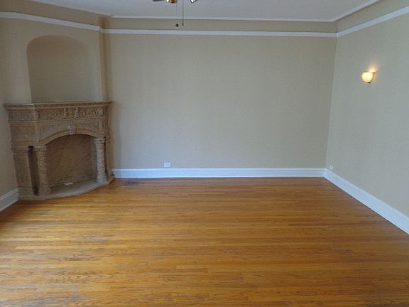 3rd image of 7340 N Ridge Blvd APT 3B