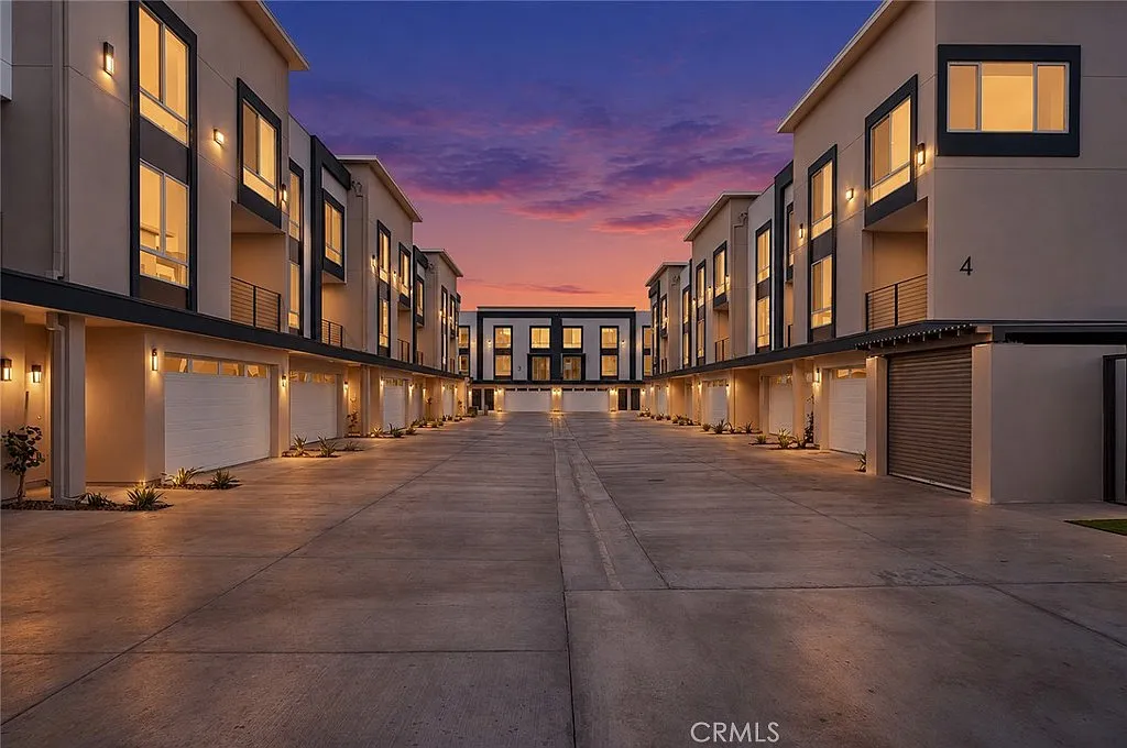 2 bed, 2.5 bath, 1115 sqft, $2,750 — Photo 2