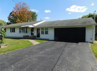 41 Brookview Rd, Rochester, NY 14624