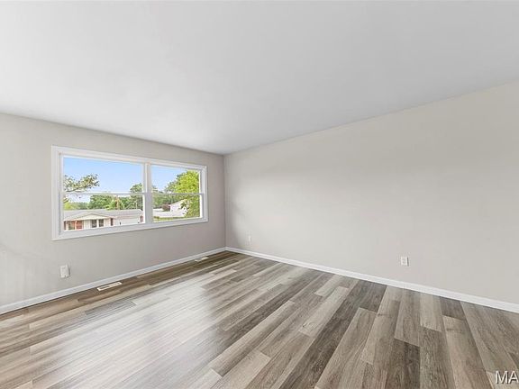 4th image of 11605 Oakbury Ct