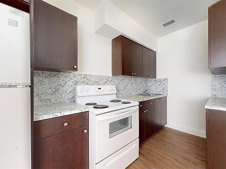 74 W 15th St #2 — Photo 8