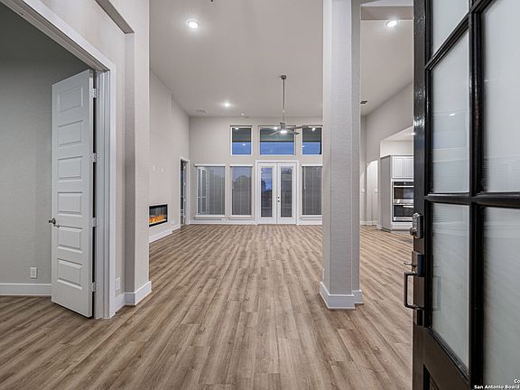 2nd image of 440 WESTMONT