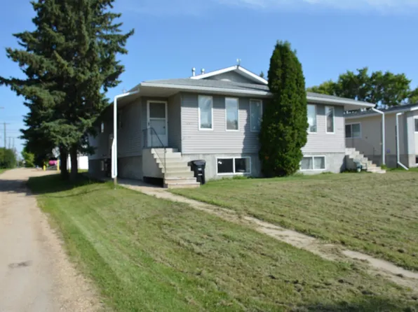 4823 & 4825 52nd St, Barrhead, AB T7N 1G3