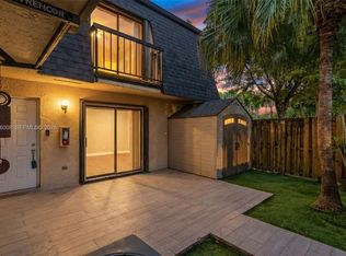 Camelot, Miami, FL 33186