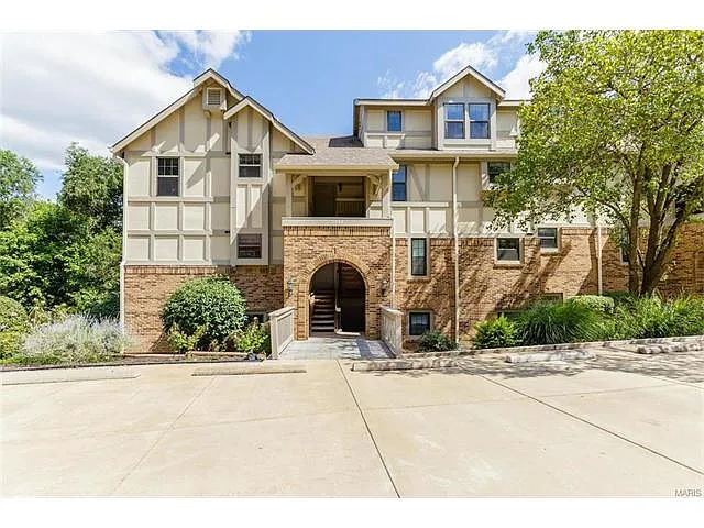2244 Canyonlands Dr APT A photo 1