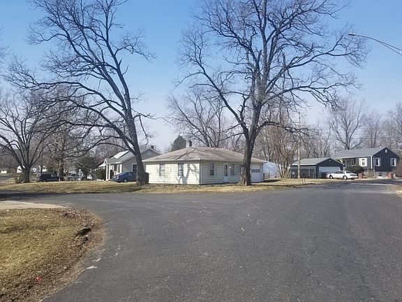 5th image of 3412 N Leroy Ave