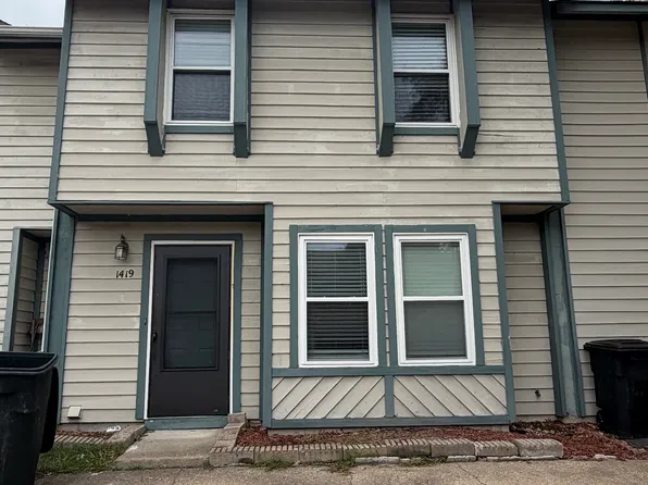 1419 Northface Ct, Virginia Beach, VA 23462